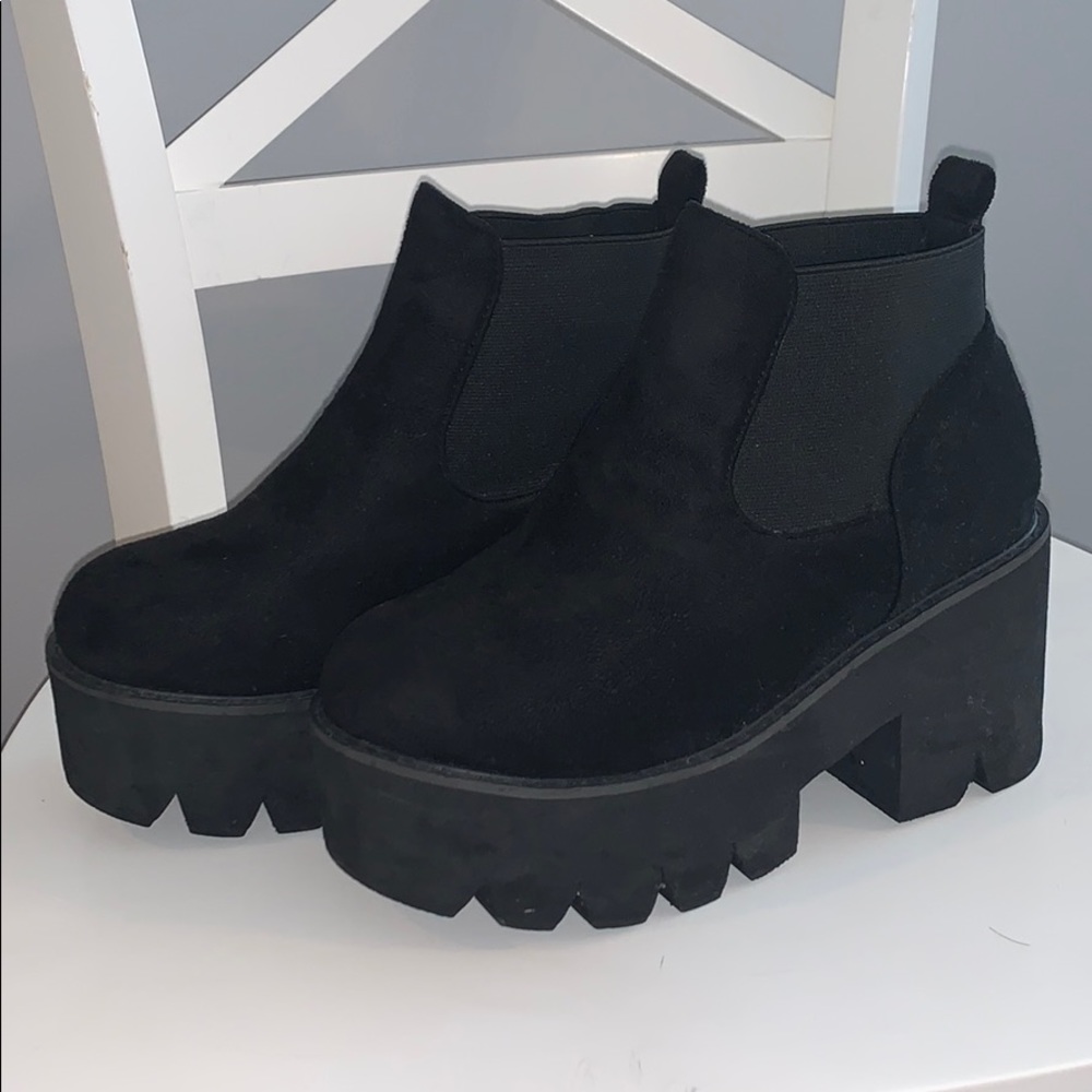 Black booties size 5.5